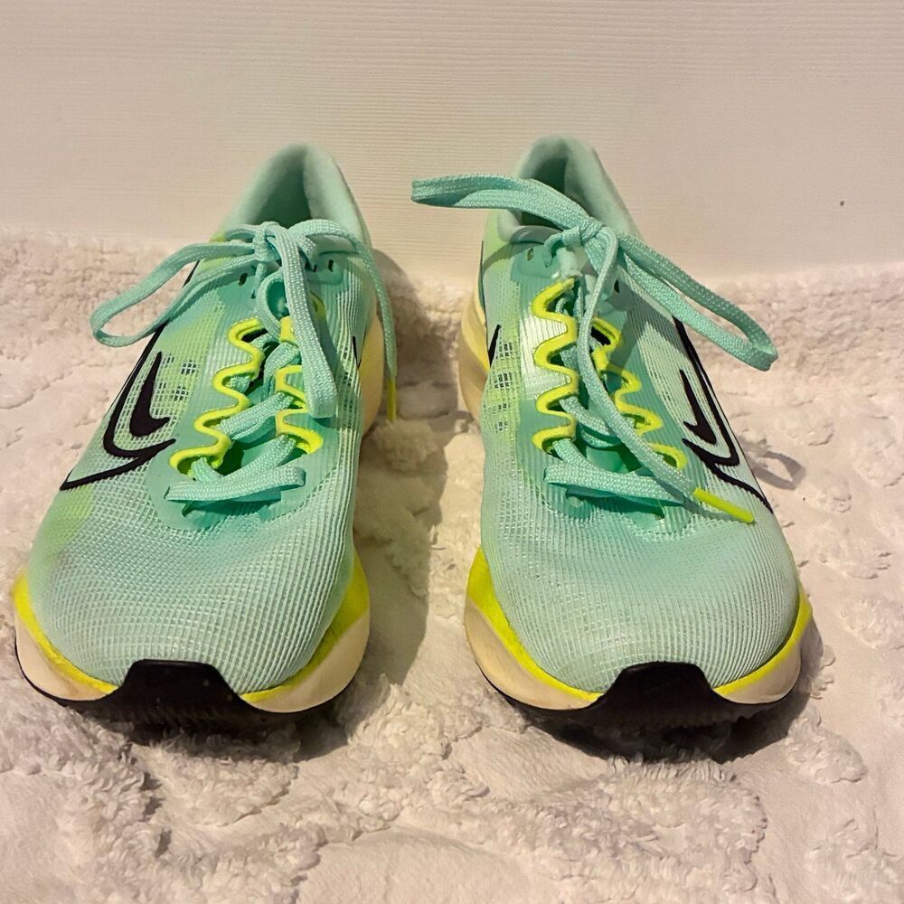 Nike Zoom Fly 5 Ghost Green Yellow Running Sneakers Women's Size 7.5